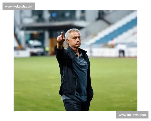 6000 万欧创纪录！费内巴切与阿迪达斯续约五年，穆帅点燃商业新高度